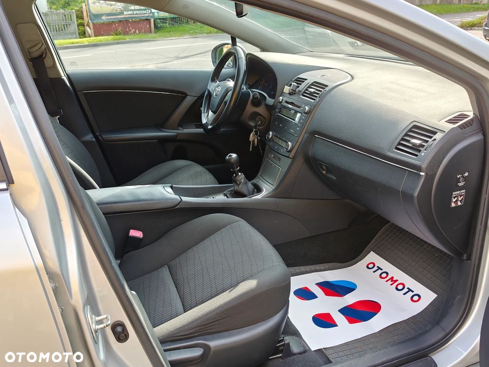 Toyota Avensis 2.0 D-4D Premium - 19