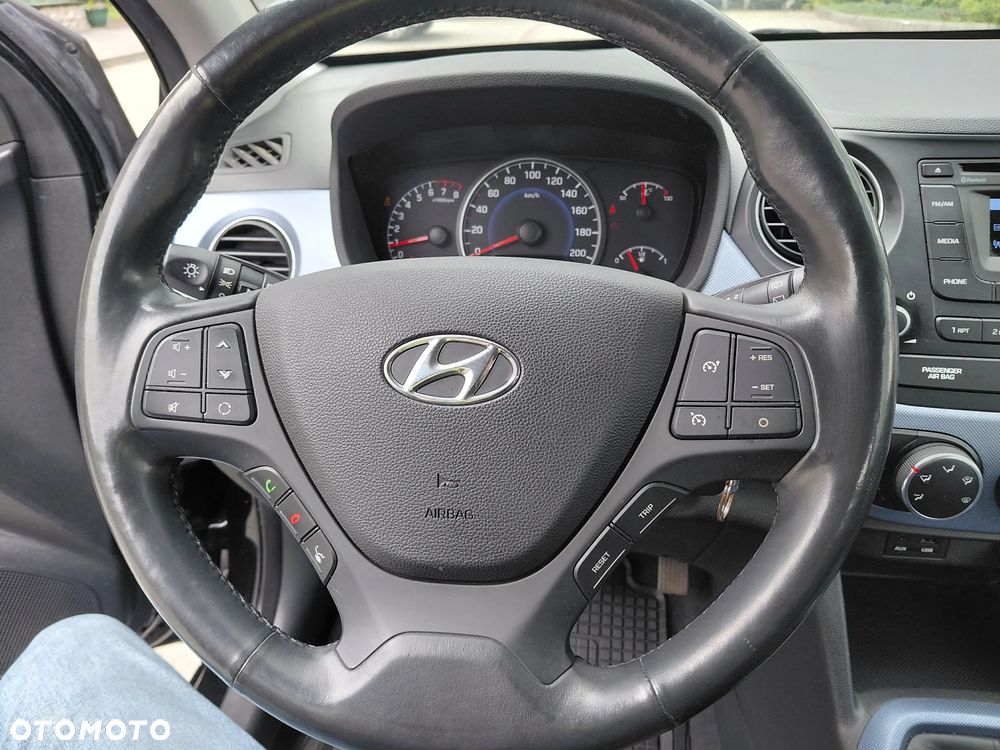 Hyundai i10 1.0 Fifa World Cup Edition - 7