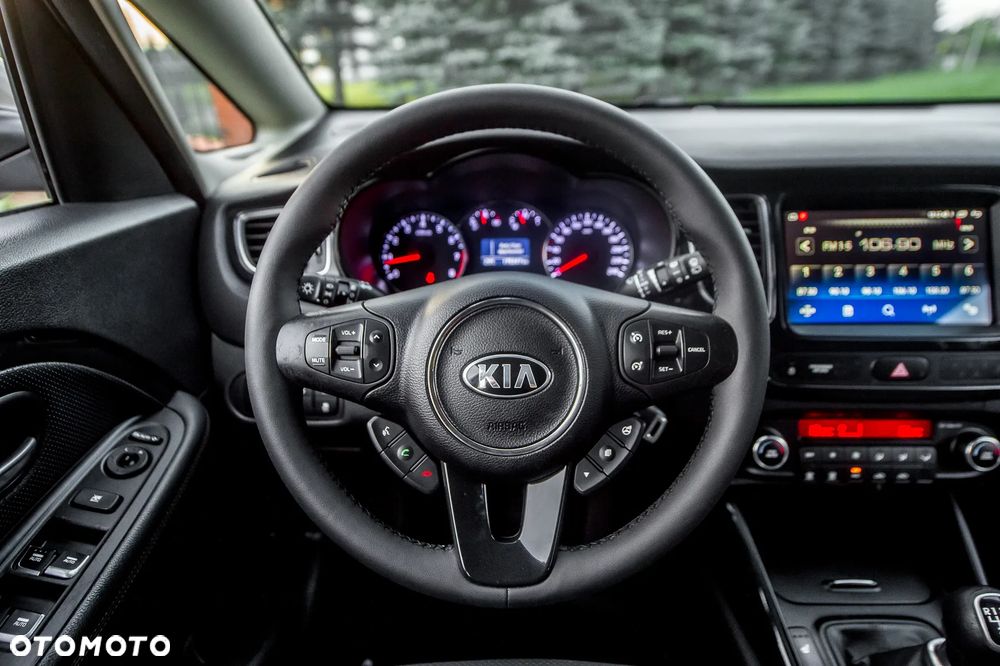 Kia Carens - 25