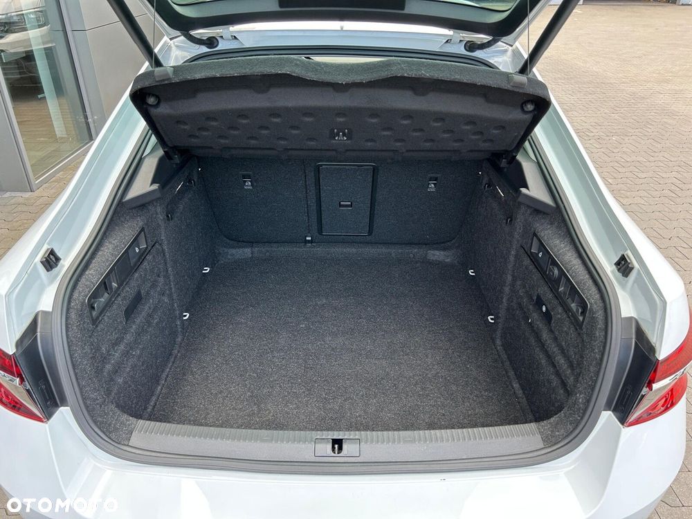 Skoda Superb 2.0 TDI SCR 4x4 L&K DSG - 11