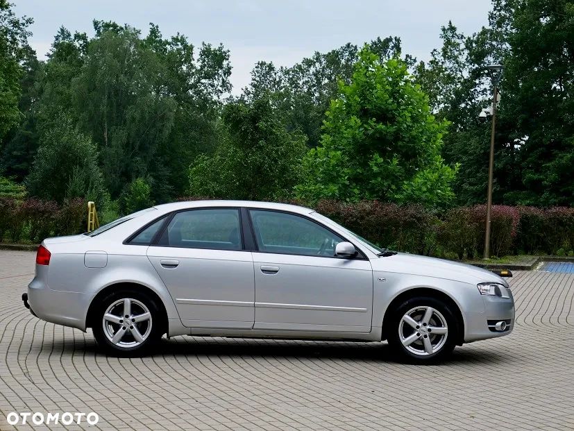 Audi A4 Limousine - 10