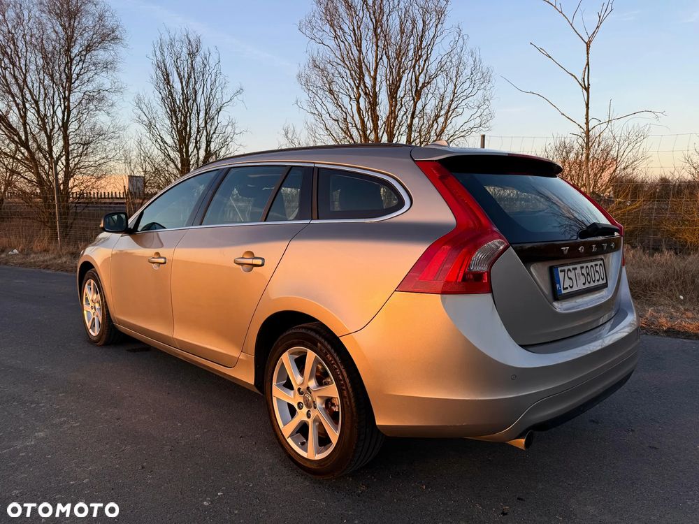 Volvo V60 D3 Momentum - 5