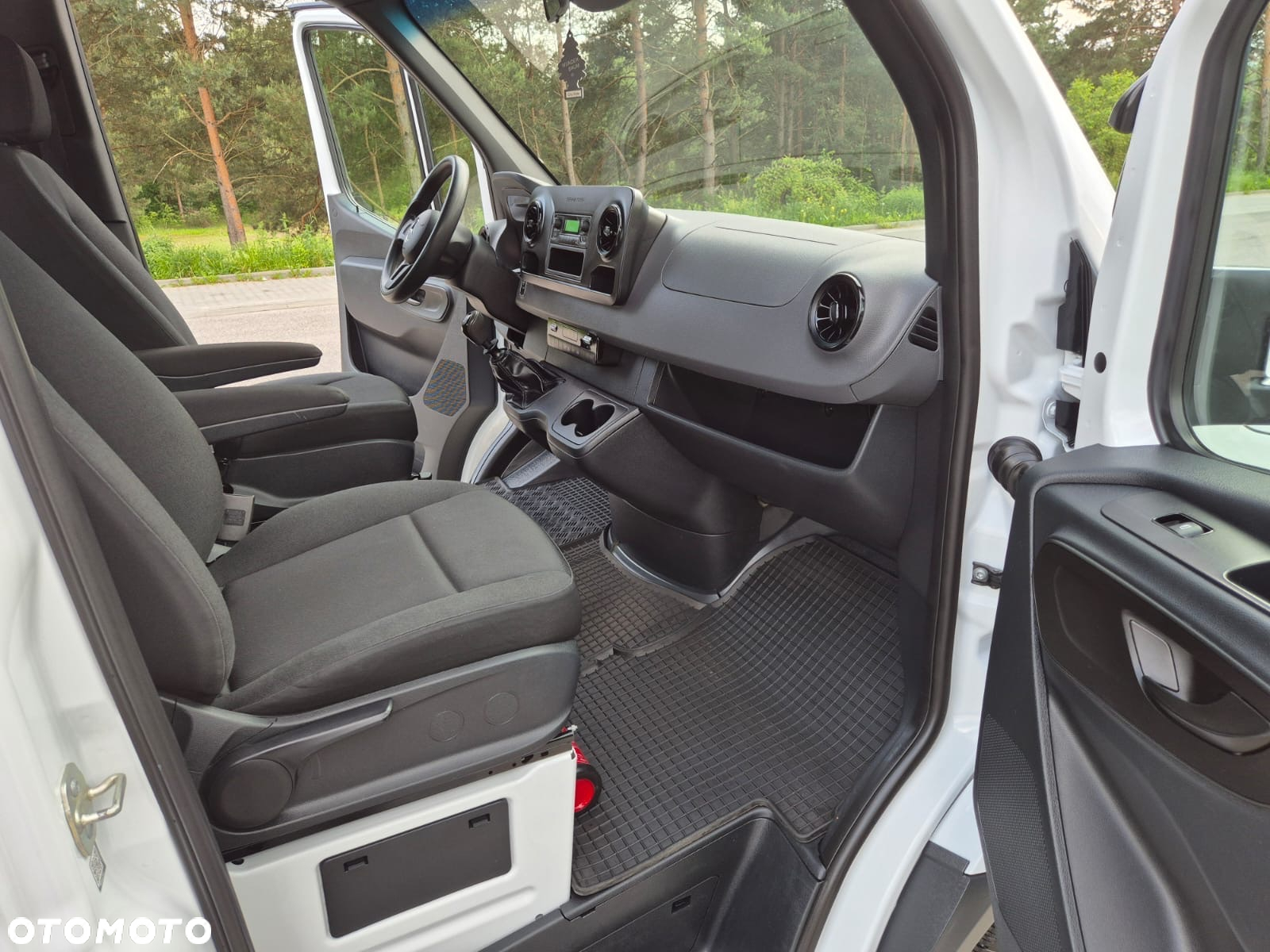 Mercedes-Benz Sprinter - 37