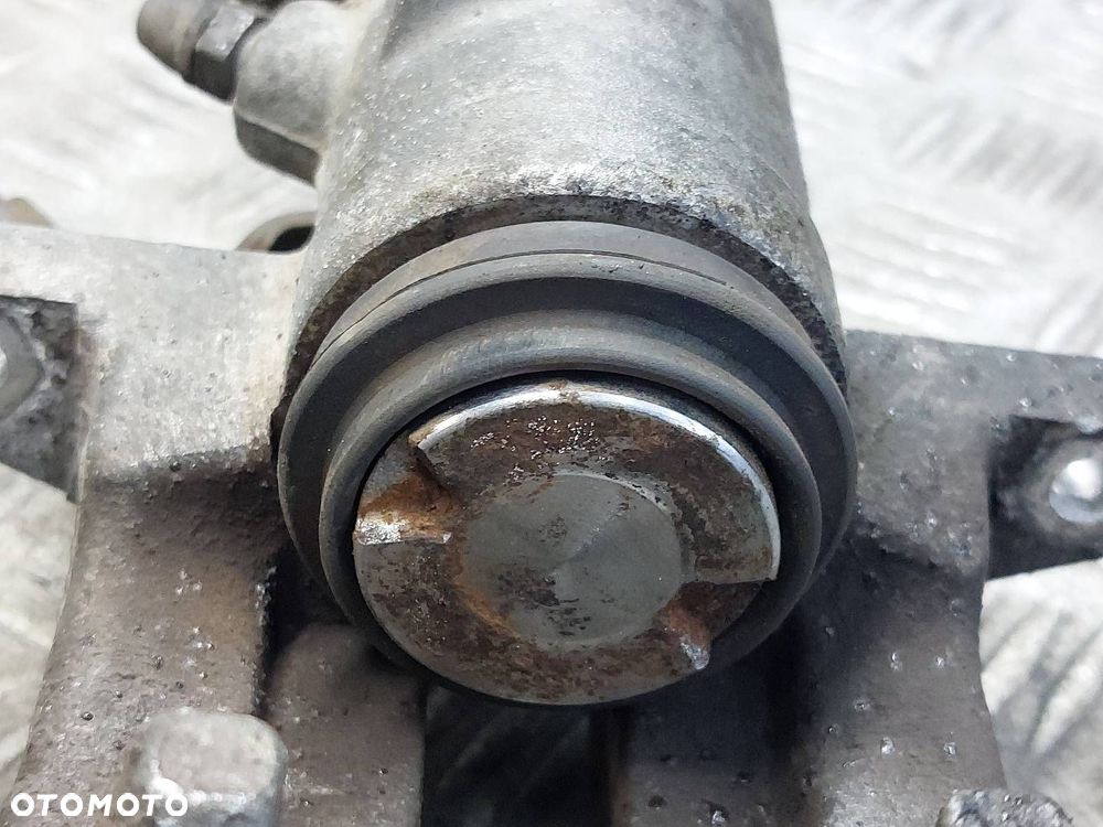 ZACISK HAMULCOWY LEWY TYŁ + PRAWY TYŁ SKODA OCTAVIA II 1.9 TDI - 4