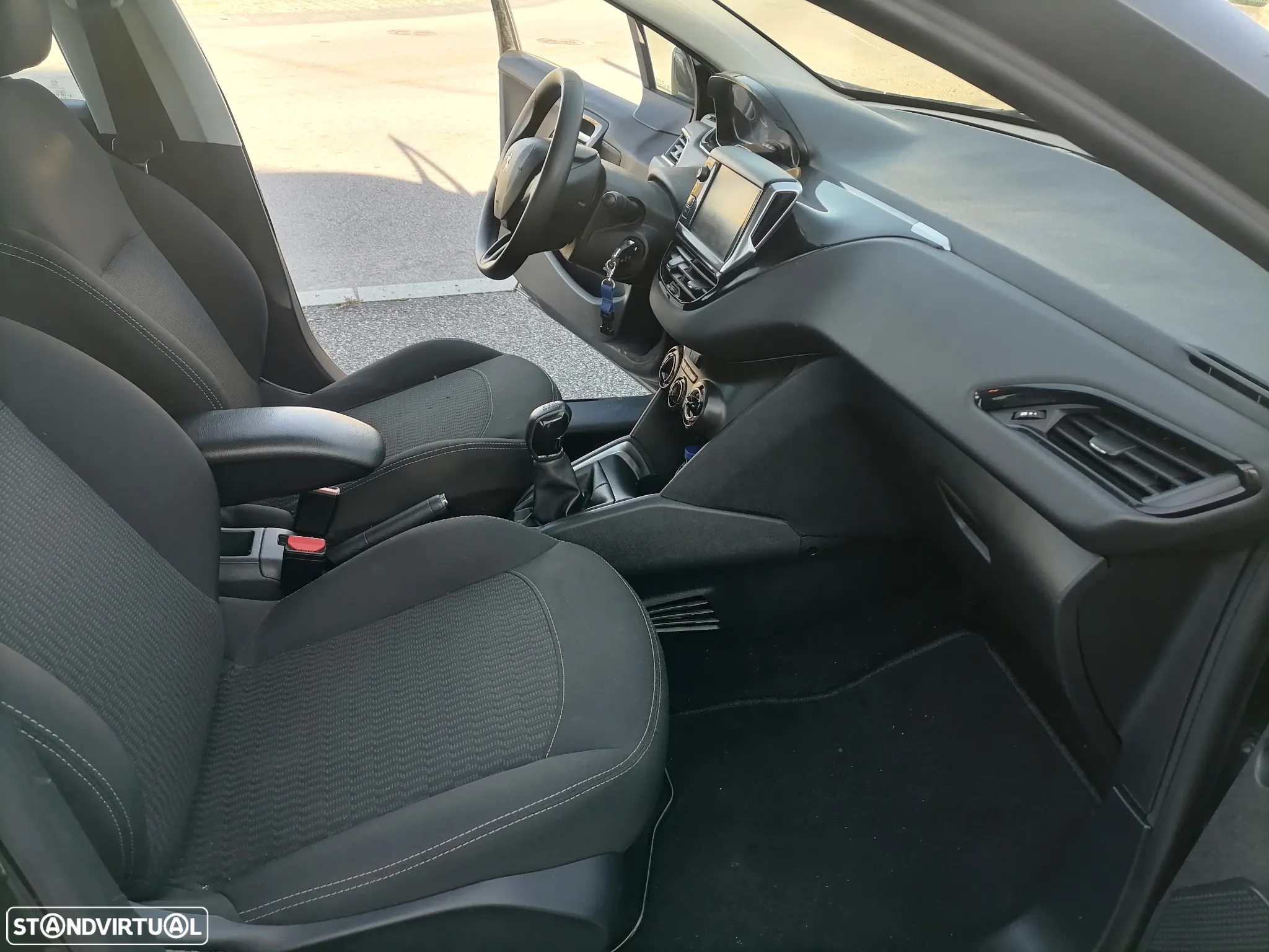 Peugeot 208 1.6 BlueHDi Style - 9