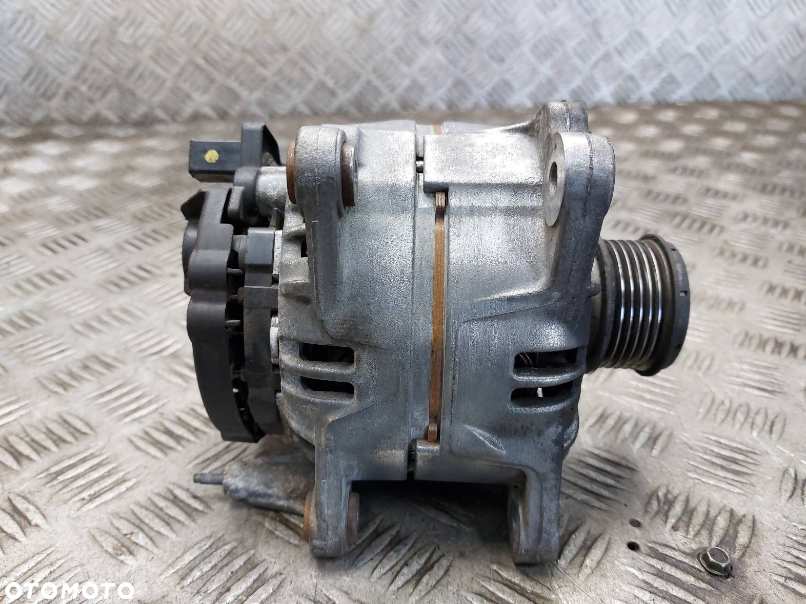 ALTERNATOR SKODA FABIA II 1.9 TDI 028903028E - 3