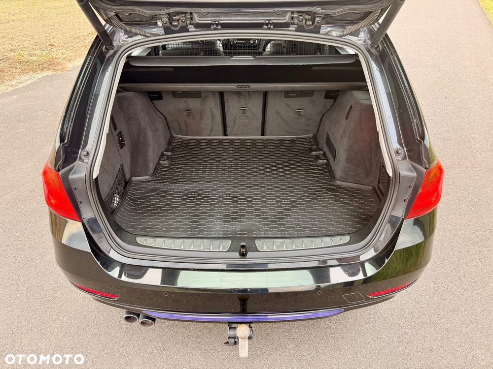 BMW Seria 3 330d xDrive Sport Line - 10