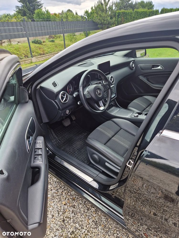 Mercedes-Benz Klasa A 180 (BlueEFFICIENCY) 7G-DCT Urban - 19