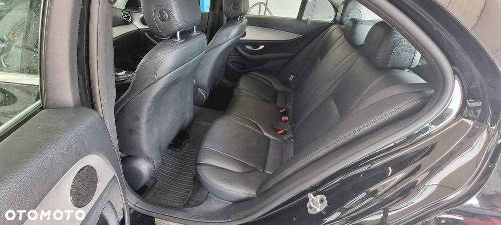 Mercedes-Benz Klasa E 200 d 9G-TRONIC - 10