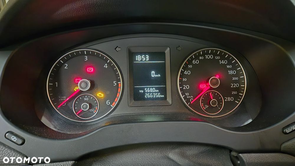 Volkswagen Jetta 1.6 TDI DPF Trendline - 11