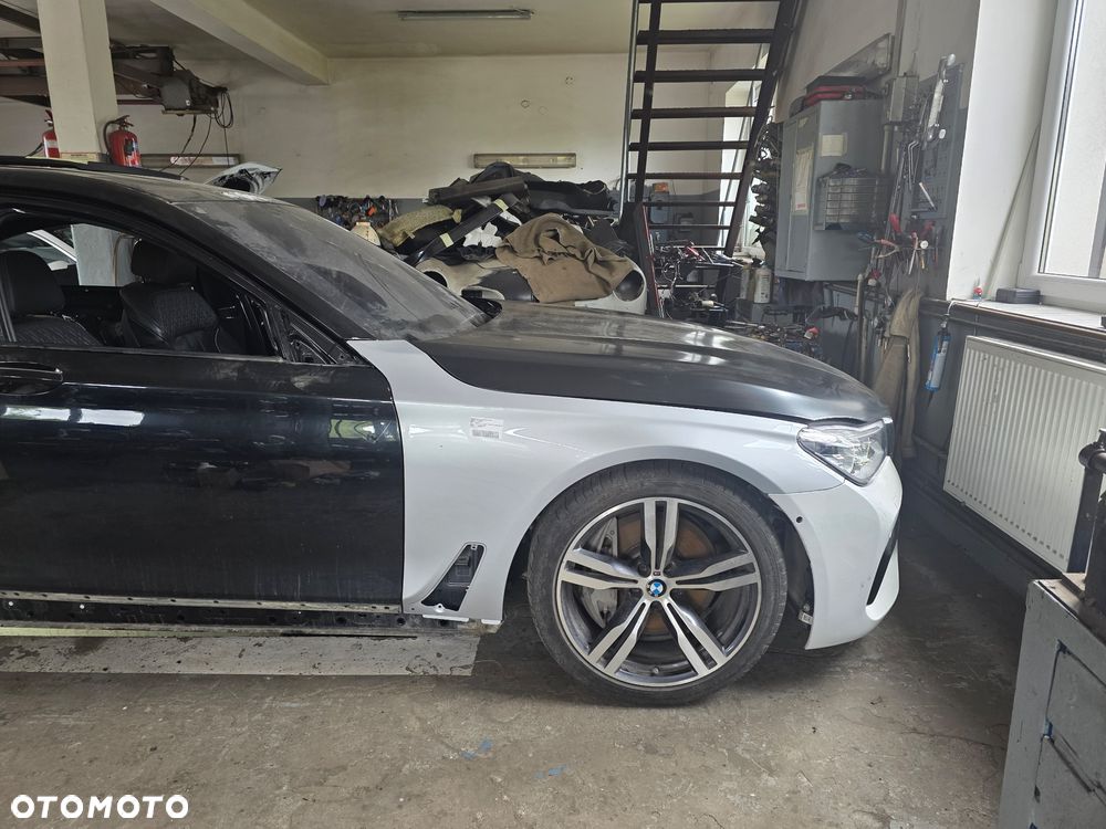 BMW Seria 7 - 16