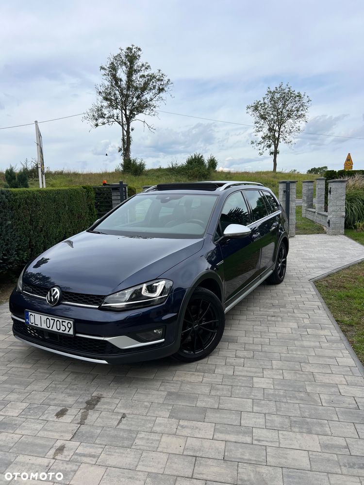 Volkswagen Golf - 1