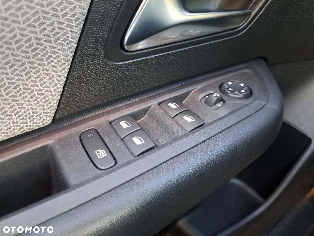 Citroën C4X 1.2 PureTech Shine Pack S&S EAT8 - 17