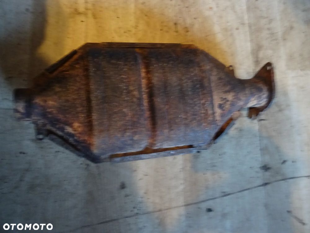 FORD MAVERICK MAZDA TRIBUTE KATALIZATOR PELNY SPRAWNY ROZNE CZESCI PYTAC - 2