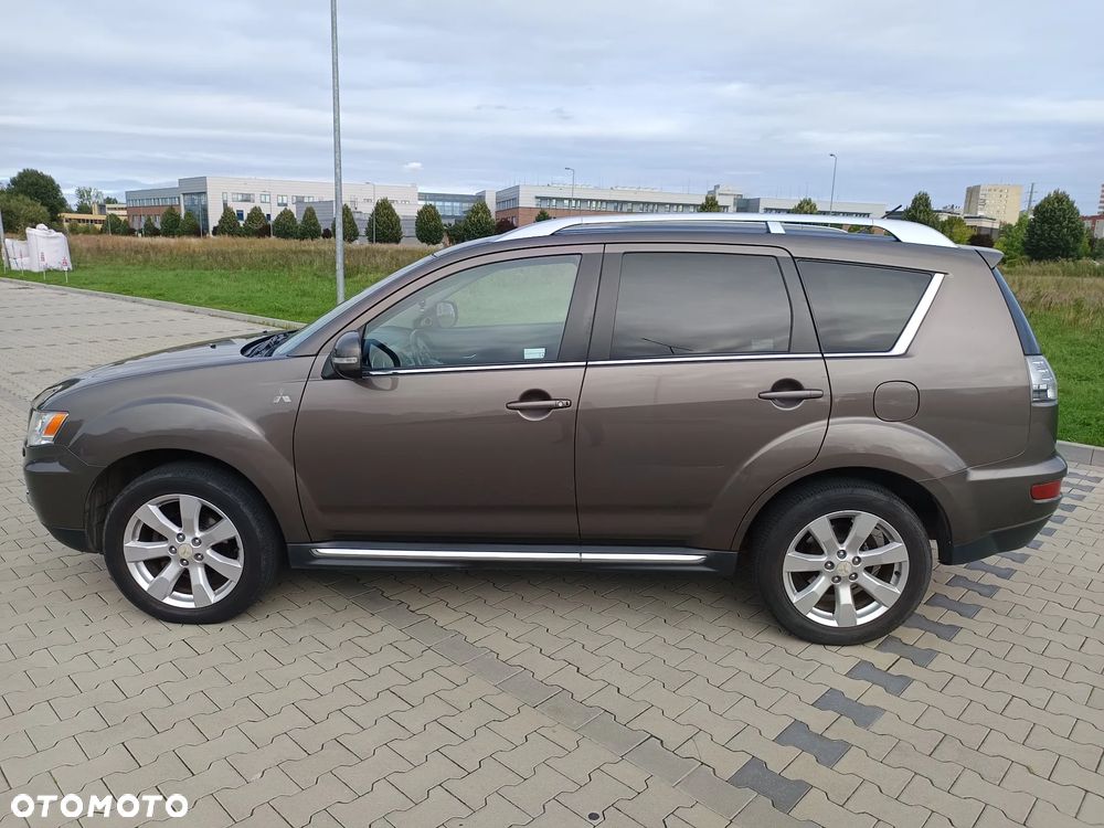 Mitsubishi Outlander 2.0 DID Invite SE - 11