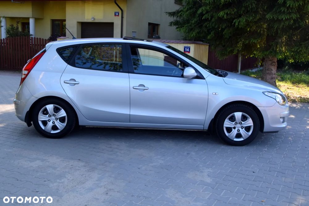 Hyundai i30 1.6 Comfort - 8