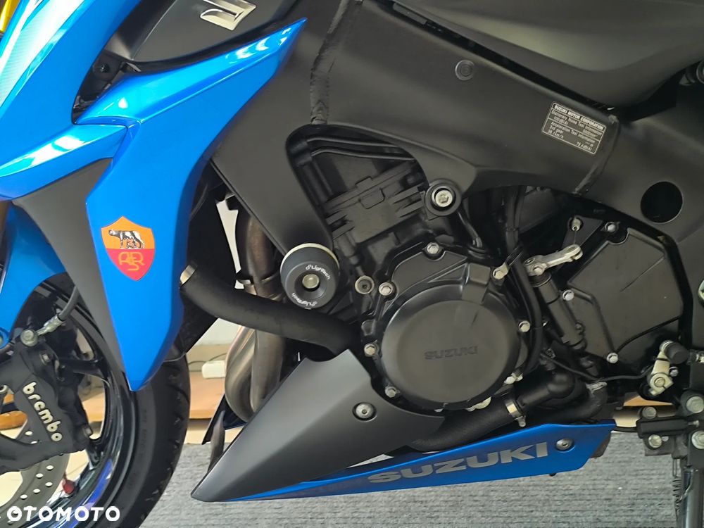 Suzuki GSX - 11