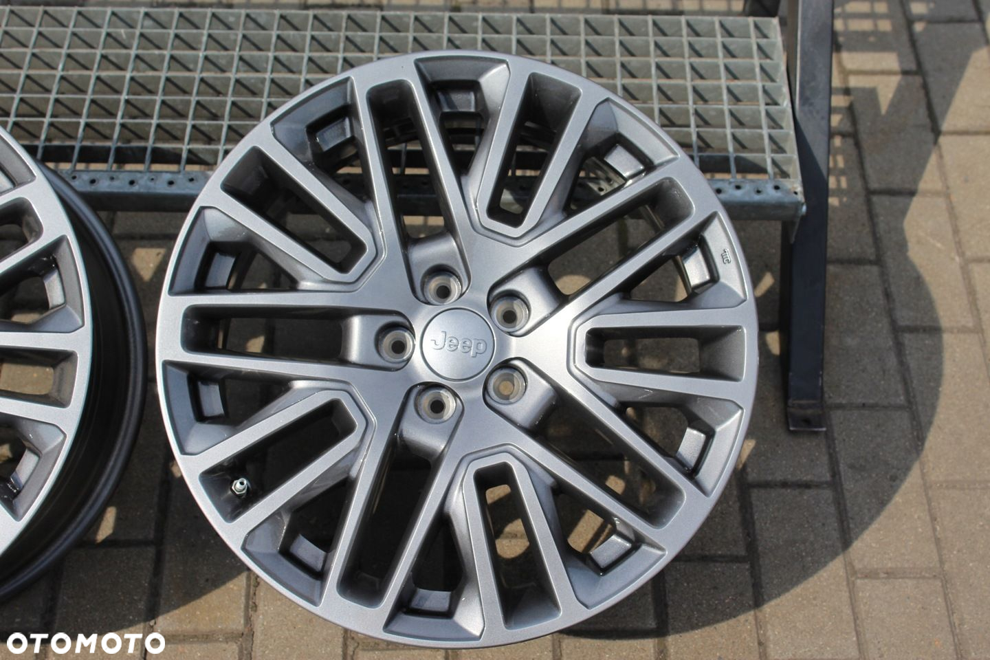JEEP COMPASS RENEGADE 19cali 5x110 ET40 7,5J TPMS - 3