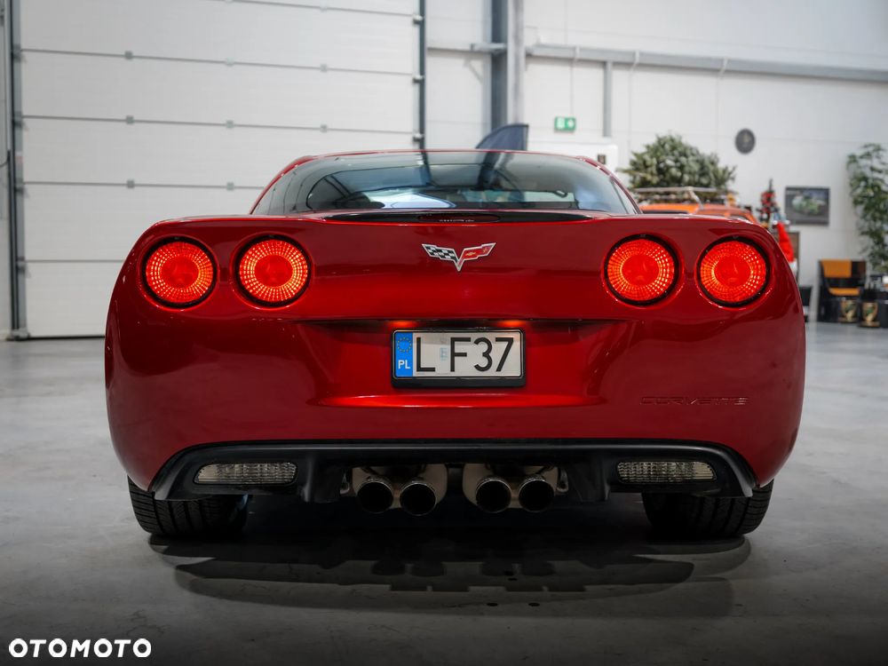 Chevrolet Corvette - 8