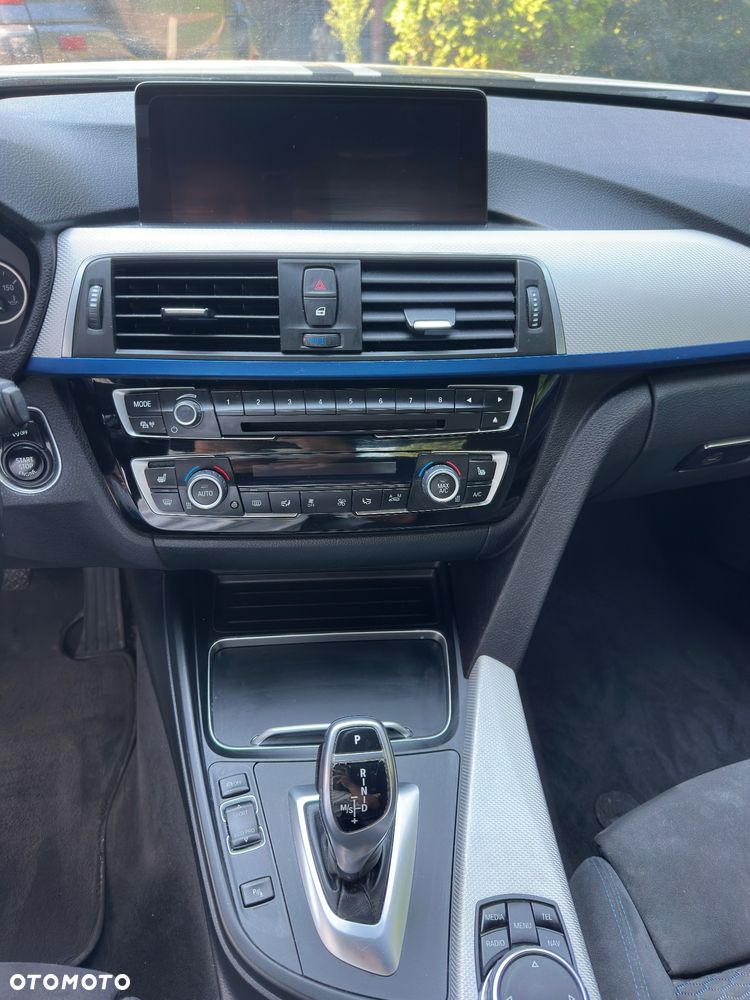 BMW Seria 3 320d xDrive M Sport - 14