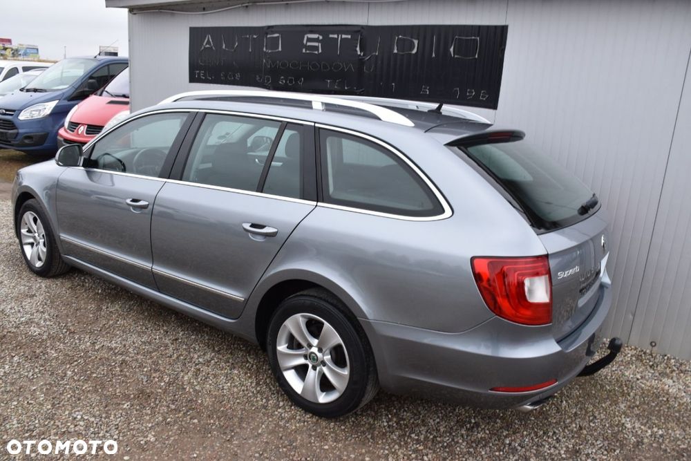 Skoda Superb 2.0 TDI DSG Ambition - 27
