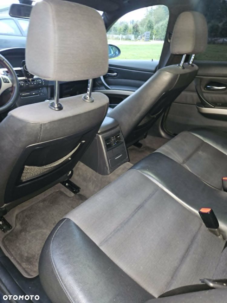 BMW Seria 3 330i - 13