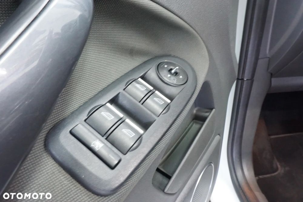 Ford Kuga 2.0 TDCi 4x4 Titanium - 22