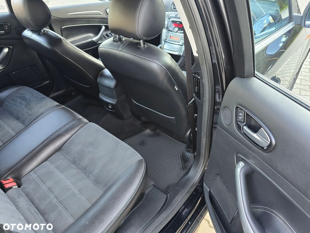 Ford Mondeo 2.0 FF Ghia - 13