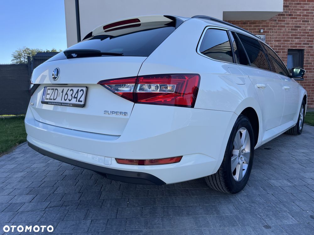 Skoda Superb 2.0 TDI Premium Edition - 6