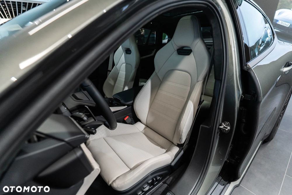 Porsche Panamera Turbo S E-Hybrid PHEV - 11