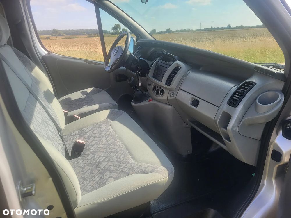 Opel Vivaro 2.5 CDTI L2H1 - 5