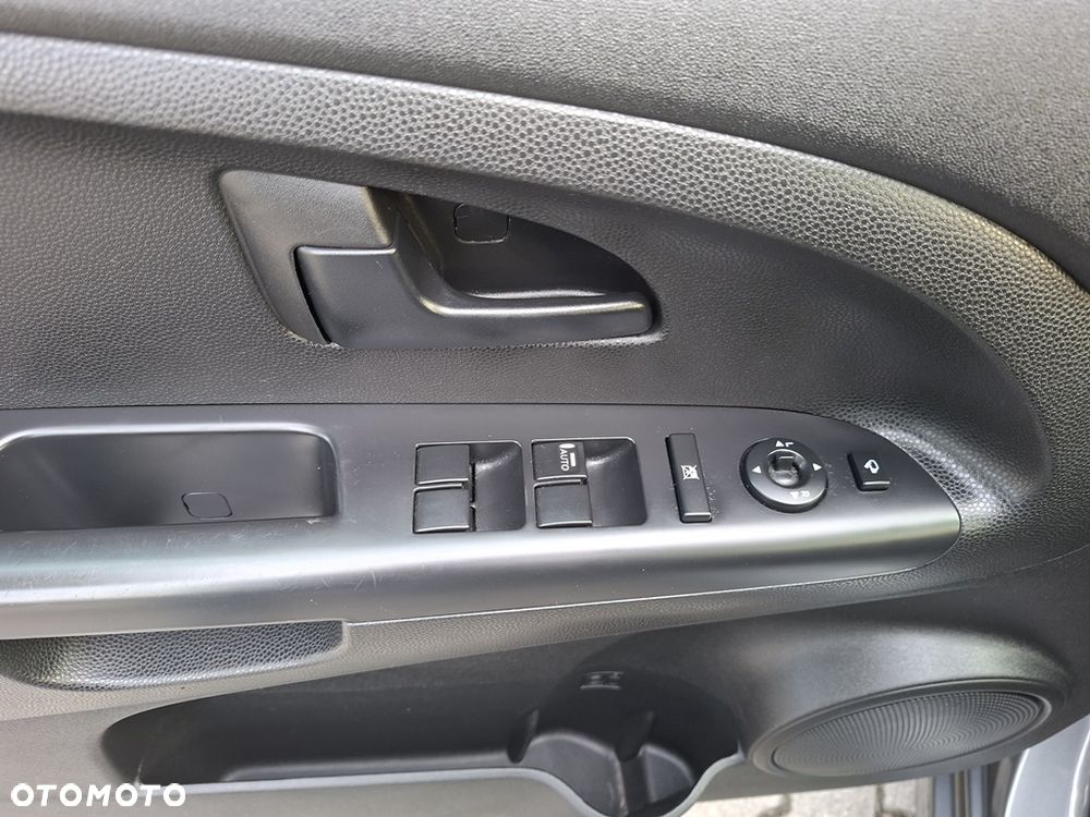 Kia Venga 1.4 CVVT Titanium Collection - 27