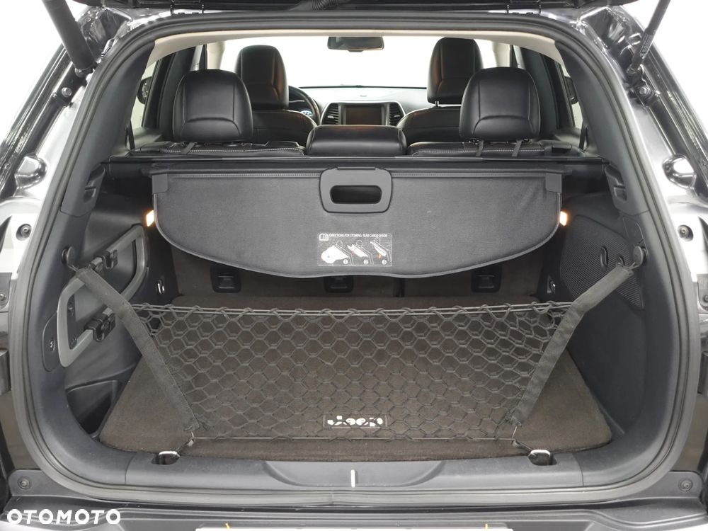 Jeep Cherokee - 22