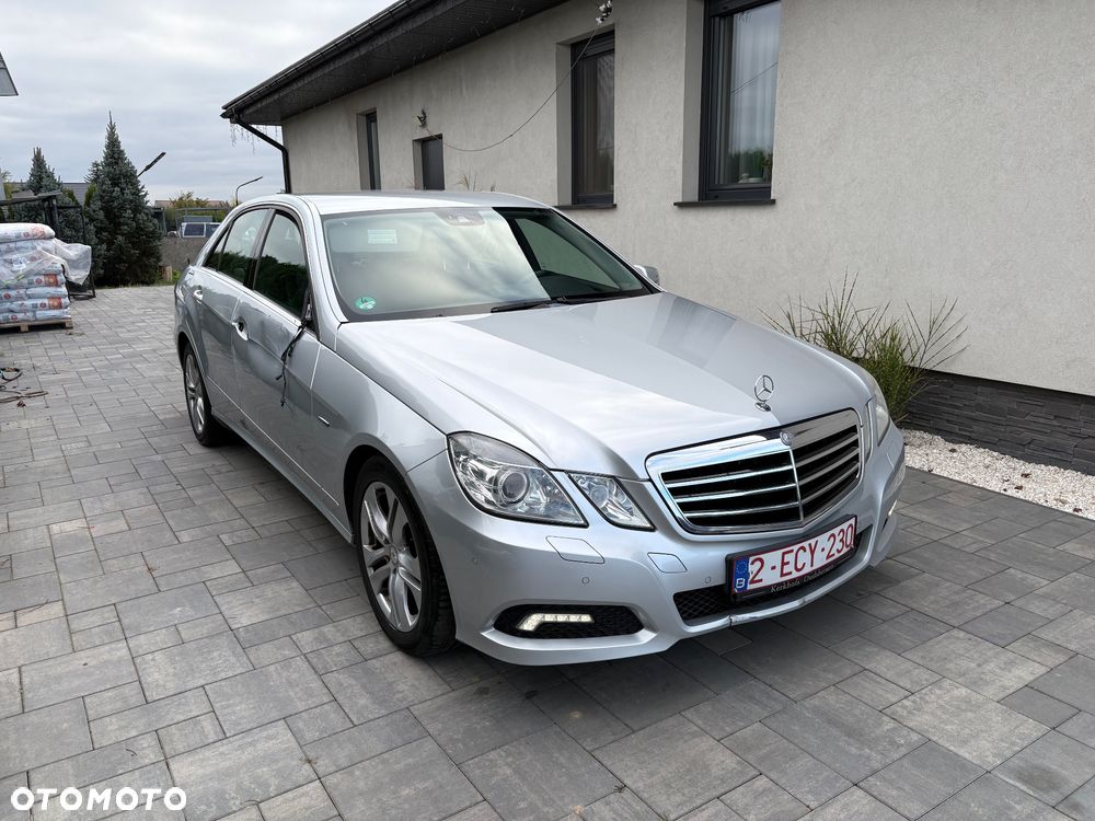 Mercedes-Benz E-Class 2009 photo 5