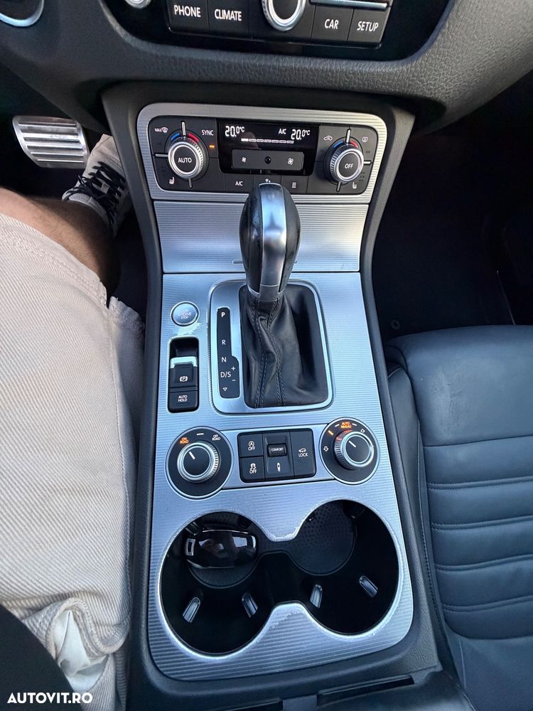 Volkswagen Touareg - 17