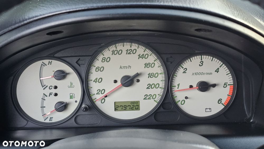 Mazda Premacy - 6