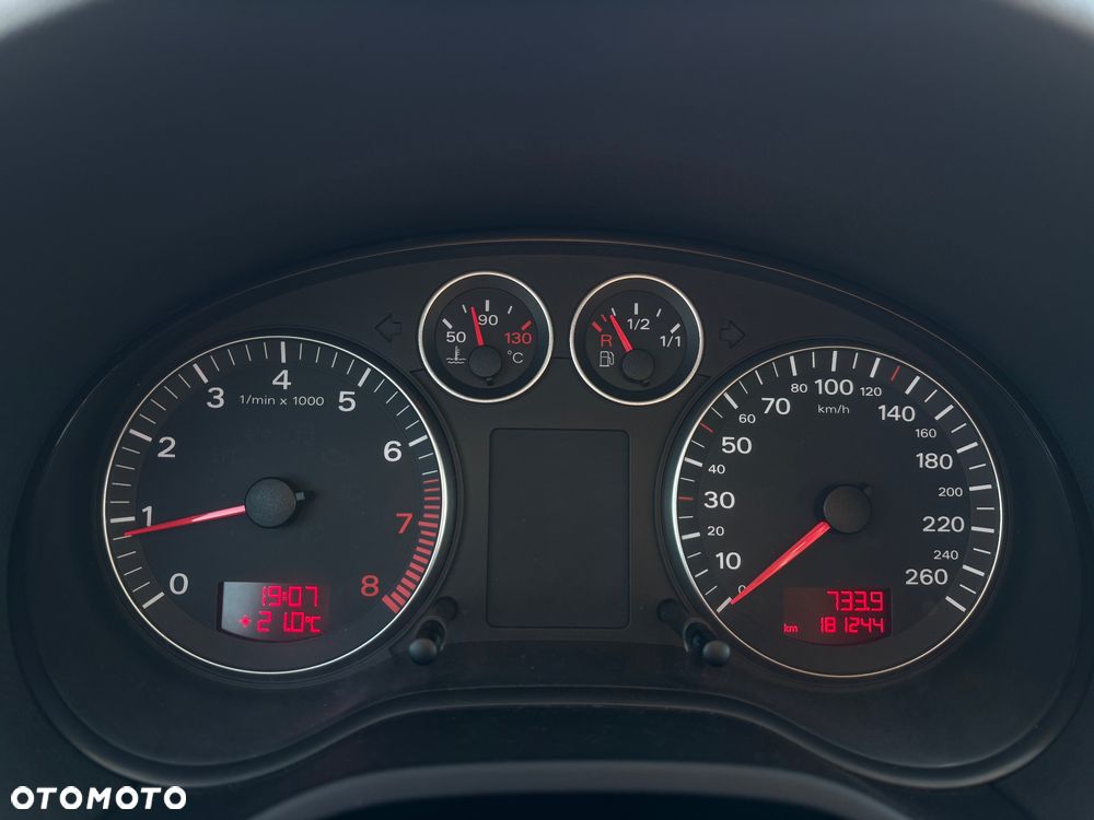 Audi A3 3-drzwiowe 1.6 Ambition - 17
