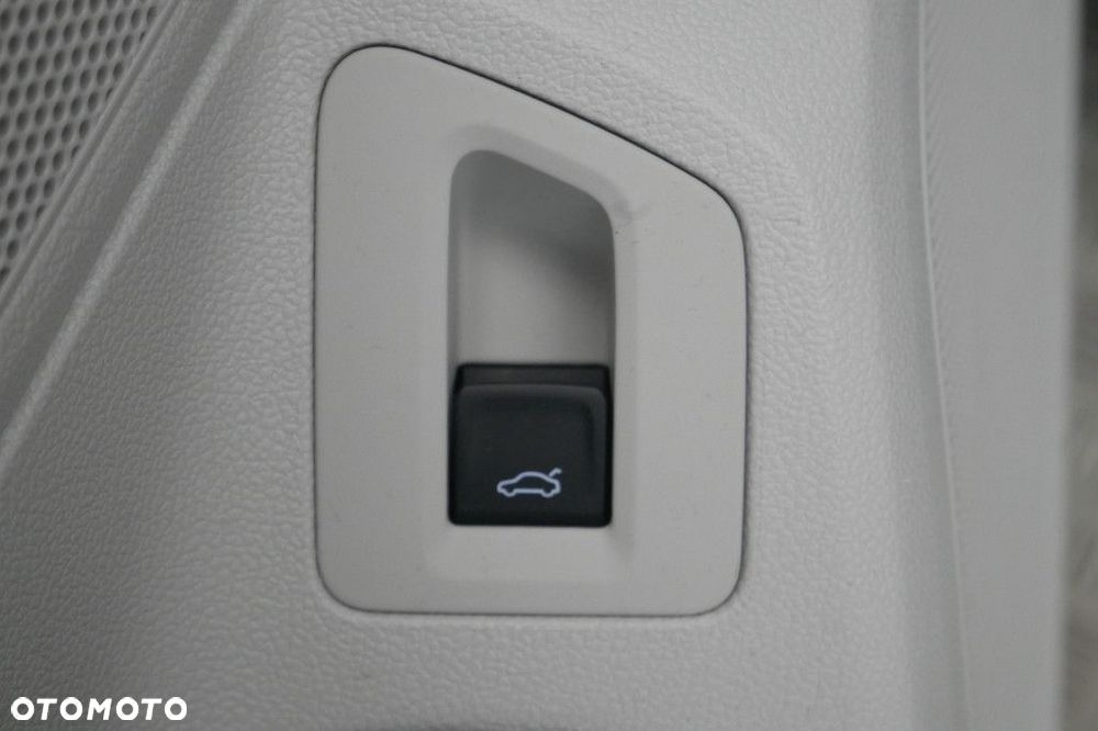 Volkswagen Passat Variant - 17