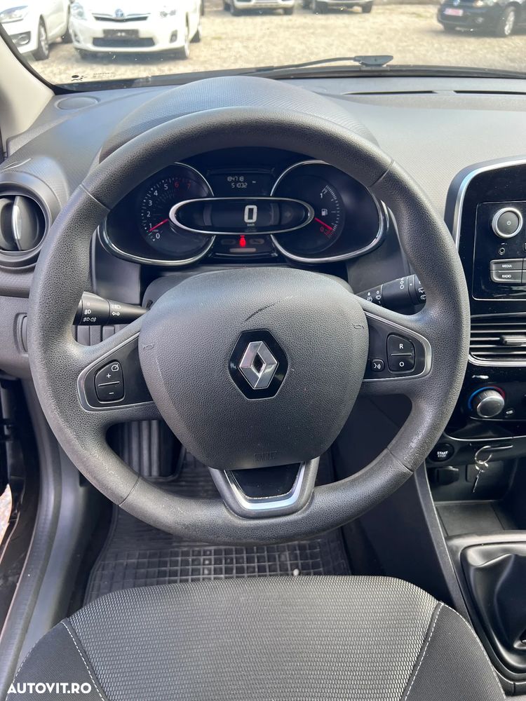 Renault Clio 1.2 16V 75 Life - 11