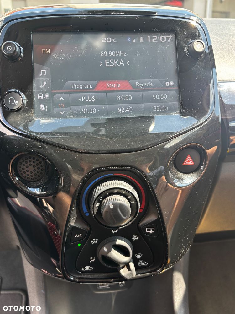 Toyota Aygo x.shift x-play connect - 8