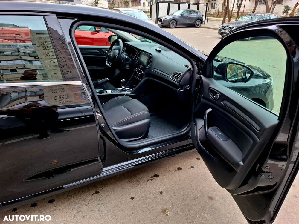 Renault Megane TCe 140 EDC GPF Zen - 7