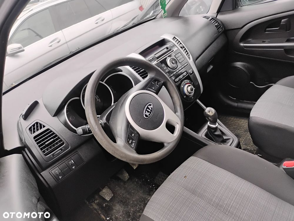 Kia Venga - 6