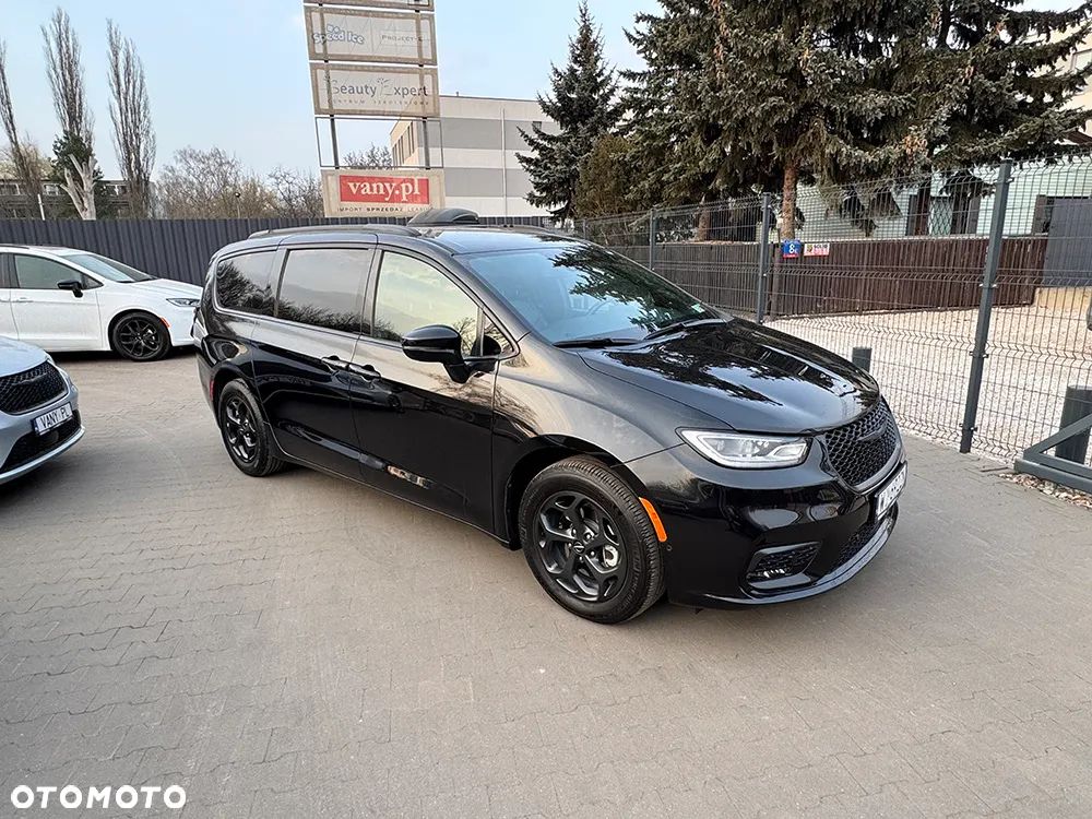 Chrysler Pacifica - 22