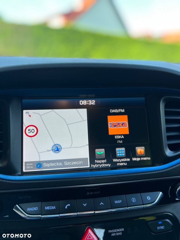 Hyundai IONIQ Hybrid Premium - 39