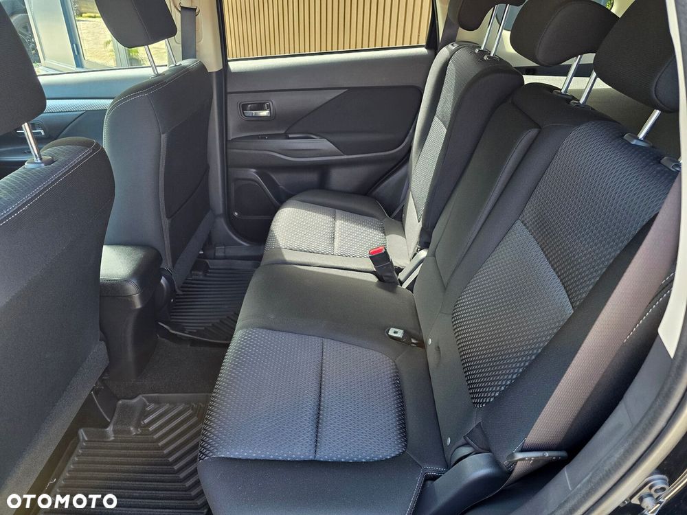 Mitsubishi Outlander - 14
