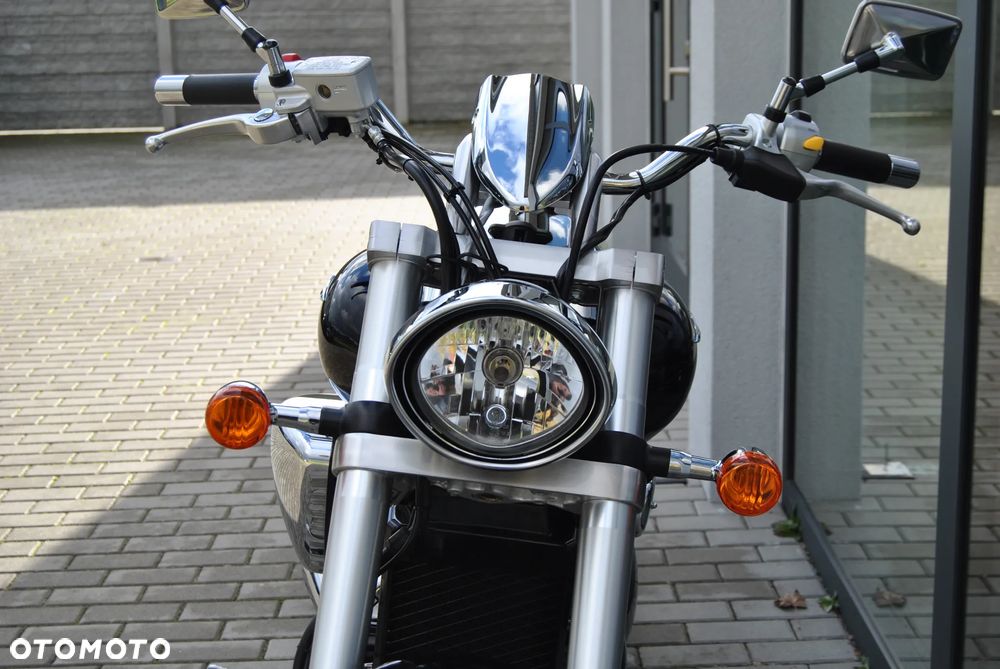Suzuki Intruder - 6