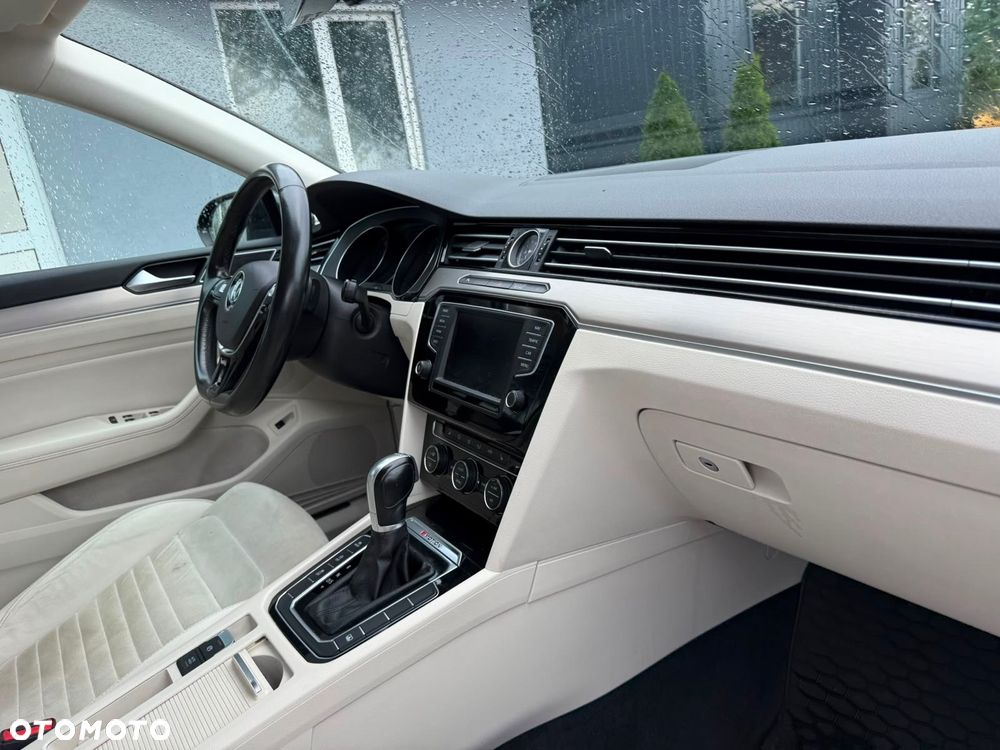 Volkswagen Passat - 15