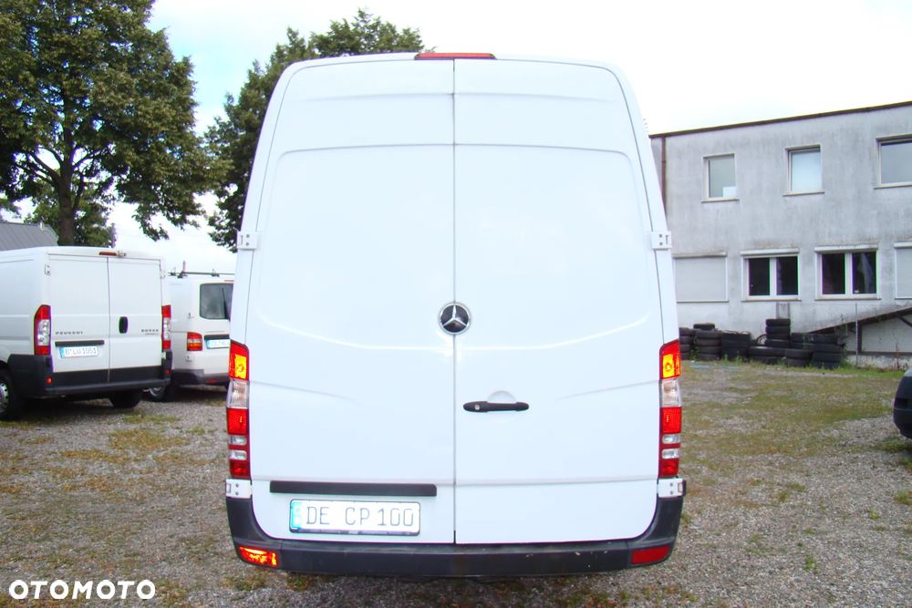 Mercedes-Benz Sprinter - 4