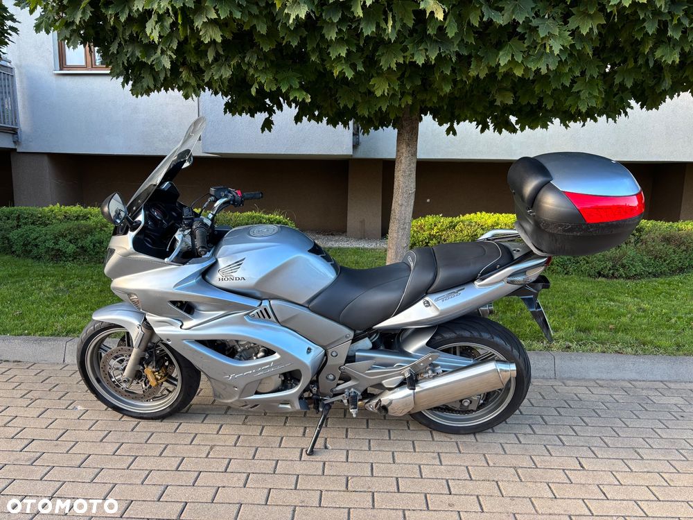 Honda CBF - 2
