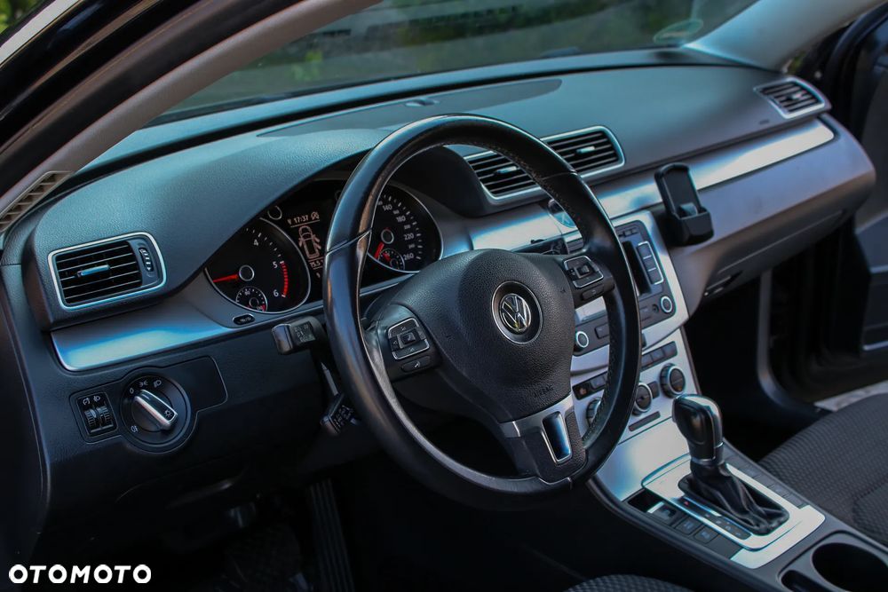 Volkswagen Passat 2.0 TDI Highline DSG - 31